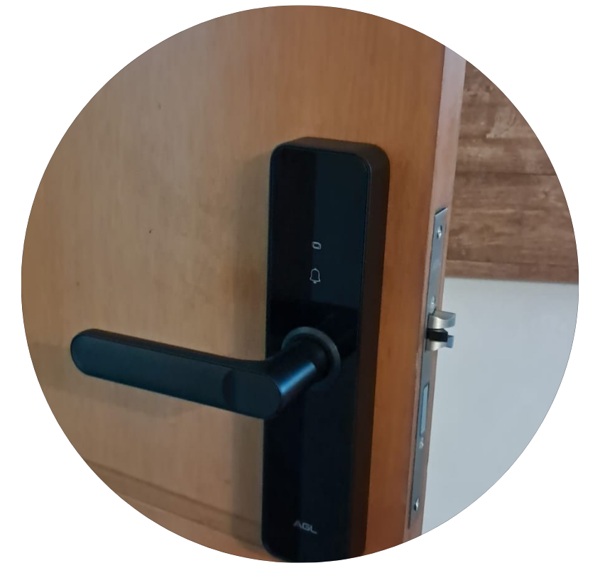 Fechadura digital premium em porta